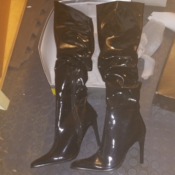 Hot Topic Slouchy Patent Over the Knee Boots 6 NEW - Picture 1 of 4